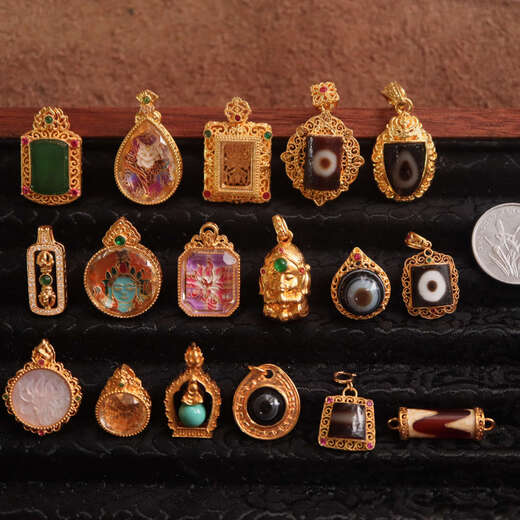 Library selects 18K gold gold DIY accessories jewelry ancient gold diamond pendant design enamel green Tara Mahakala AU750 18K gold pendant nine-tailed fox black box, size approx. 2