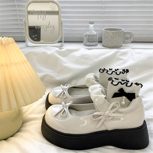 White Retro Retro British Shoes de cuero de suela gruesa para mujeres 2025 Spring New Japanese Jk con falda Mary Jane Single Shoes Black 35
