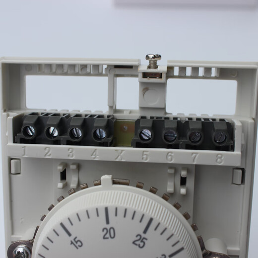 T6373BC1130 air conditioning thermostat fan coil control panel heating and cooling adjustable (imported) T6373BC1130