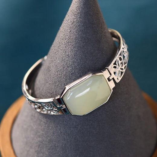 Mo Qianxue Ping An Wu Shi brand 925 silver hollow bracelet new Chinese style Hetian jade bracelet jade bracelet open Chinese style half bracelet for women hollow Hetian jade bracelet