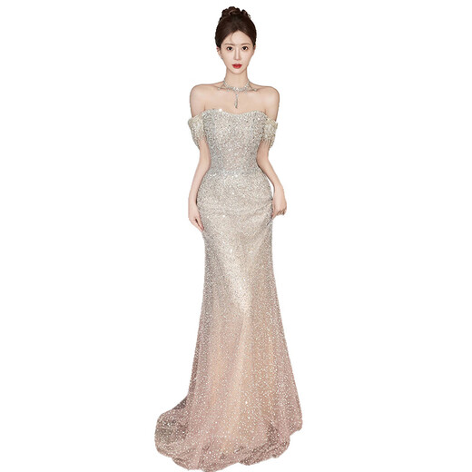 El vestido de noche de banquetes para mujeres generalmente se puede usar con un nuevo estilo de una noche de host de lujo de alta gama de un solo hombro. Se recomienda no tomar fotos del vestido de noche de un solo hombro. S