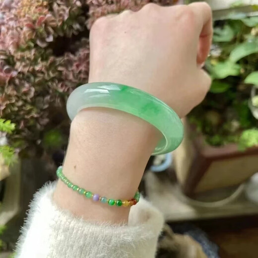 Burmese ice jade sweet green jade bracelet Royal concubine floating flowers full sun green glass ice jade bracelet 59-60mm