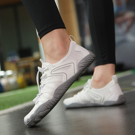 Ruizhilang Indoor Cycling Shoes Dynamic Single Shoes Special Shoes for Men and Women Gym Comprehensive Training Strength Five Finger Yoga Aerobics Shoes Giant 713 Black (Standard Sports Code) 38