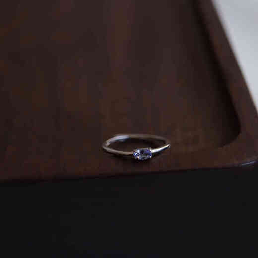 Fenpu OM really loves the ultra-fine gemstone ring, the beautiful blue-purple tanzanite 925 sterling silver gift for women, minimalist style