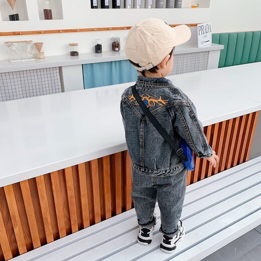 Disney (Disney) Boys Spring and Automn Suit à la mode Little Boys Denim Suit 2025 Nouveaux vêtements pour enfants vêtements de bébé ensemble trois pièces Smoke Grey Two-Piece Set (manteau + pantalon) 100 Poids recommandé 3-4 ans 28-34 Jin [Jin est égal à 0,5 kg]