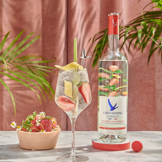 灰雁高度数烈酒鸡尾酒调酒基酒法国进口洋酒 灰雁伏特加750ml 法国灰雁草莓柠檬草风味 750mL 1瓶