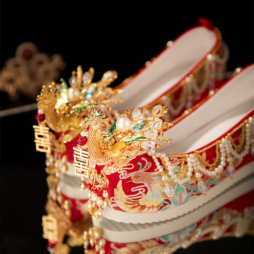 Xiuheyuan [Chaussures de mariage de l'industrie lourde] Chaussures de mariage pour femmes anciennes chaussures hanfu style chinois intérieur supérieur xiuhe chaussures époux mariés