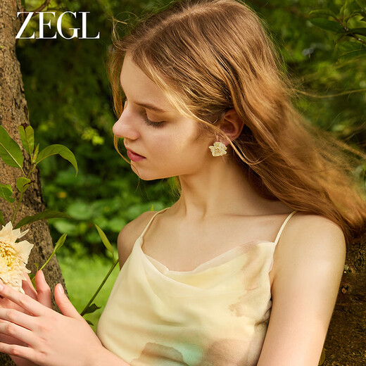 ZEGL pearl flower earrings for women, high-end and elegant earrings, unique and luxurious, as a birthday gift for your best friend