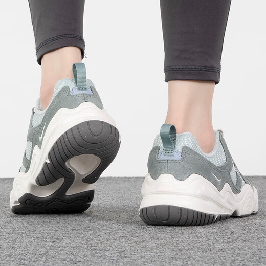 Nike (Nike) Frauenschuhe, neue Sommertechnologie Hera Sports Schuhe Training Running Wear-Resistant Atmable Casual Shoes Retro Dad Schuhe DR9761-001 36.5