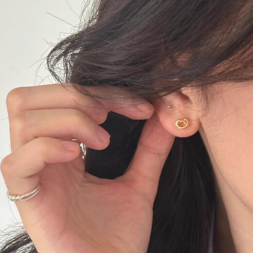 BZK simple knotted love screw earrings, gold anti-falling super fairy, no need to pick gas when sleeping 0.01g intertwined earrings