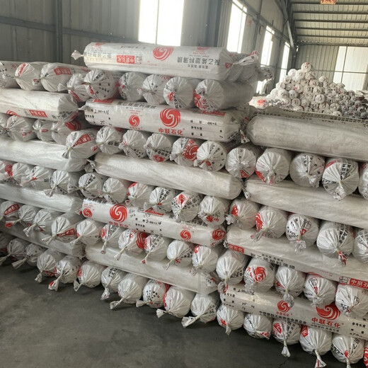 2 meters 2.2 meters 2.5 meters 3 meters 4 meters 5 meters wide plastic film thickened transparent white film plastic cloth greenhouse film whole roll 2.5 wide 3s330 meters 20 rolls