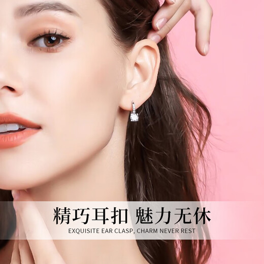 Lao Fengxiang sterling silver fashionable earrings for women, niche luxury trendy earrings, birthday Christmas Eve Christmas gifts for girlfriends *Free ghostwriting of greeting cards/customized engraving to post this message