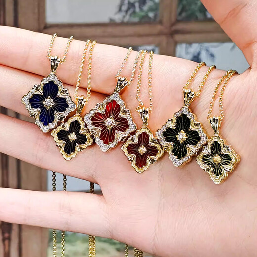 Shengbei European and American medieval palace French opera Opera old money style pendant bag 18K gold clavicle chain four-leaf clover necklace for women top white mother-of-pearl inlaid with diamonds large size (permanently sold