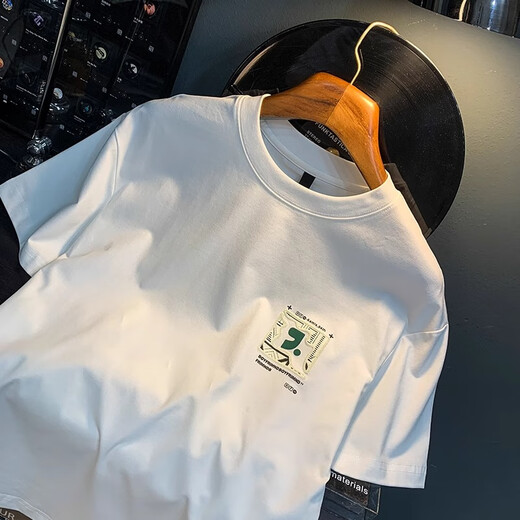 Romon Summer Ins Trendy Camiseta Hombres de espuma delgada Fina de los hombres Camiseta de estampado de huellas Versátiles Versátiles Versátiles de manga corta de cuello redondo 1098 Camiseta negra 4xl Código 180-200Jin [Jin iguala 0.5 kg]