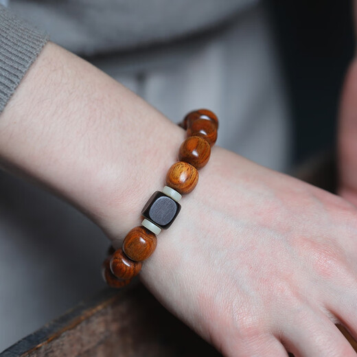 Rucuiyuan Hainan Huanghuali Браслет для мужчин и женщин с гримасой Морской желтый Старый материал Красное дерево Мужской браслет Сандал Подарок старейшинам Морской желтый браслет