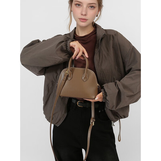 Bolsa de cuero genuino de Diaoba (Diaoba) Bolsa de bolos de cuero genuino NUEVO MODIA COLLA SIDA SOLIDA VERSATILE HOMBO MANO HOMBILLO BAJO BAJO NEGRO Longitud 18*8*11cm