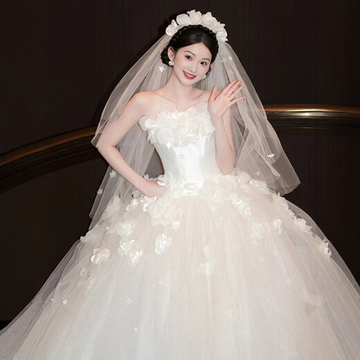 Red makeup and good wedding dress bride 2025 new tube top little super fairy door gauze simple flower light gauze ceremony gauze welcome gauze off-white floor-length style S