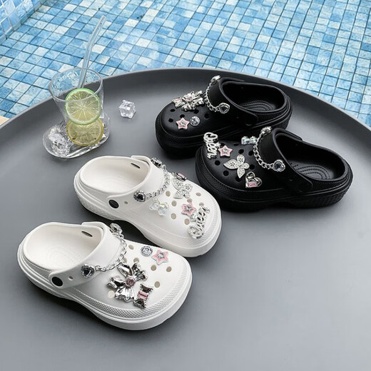 Croton Croton Cave Shoes Cadena de flores de dibujos animados para niños Eva Slippers 2025 NUEVAS Girls Baotou Sandals desgaste en casa al aire libre White 24 -25 tamaños