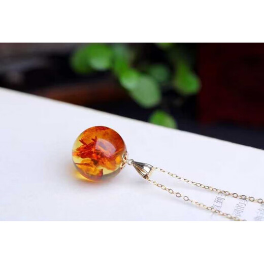 Extravagant 18k gold inlaid with natural flower amber 14mm round bead pendant for women amber transfer beads small ball versatile necklace clavicle chain