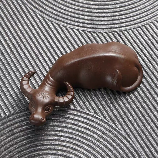 Meikejie Purple Clay Tea Pet Cow Turns the World and Plays with Golden Toad Ornaments Boutique Handmade Sculpture Tea Tray Tea Props Can Raise Figure Bull