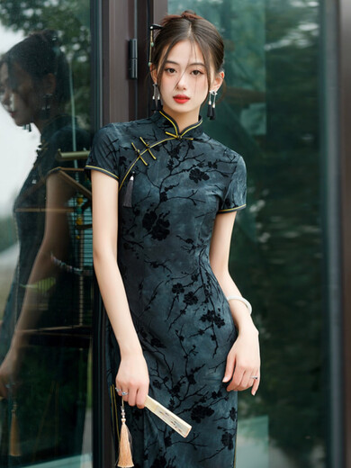
Leaving Tian Lao Shanghai Full-palm Cheongsam Ancient Blue and White Porcelain Old Shanghai Long Improved Cheongsam New 2025 Young Women 17078 Pattern M All Size