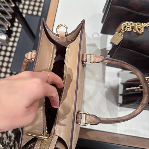 蔻驰（COACH）女包黑五新款Maggie托特经典手提单肩斜挎包购物袋官方正品 大号CY677 IMX18黑棕 现货