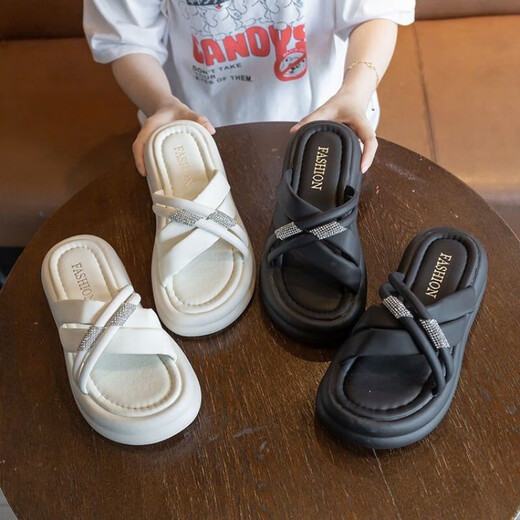 Sandalen für Frauen mit 2025 Sommer neuer weicher Sohle nicht rutschfestes Flops für Frauen mit schlammer schlammer Strand lässig Sandalen schwarz 37