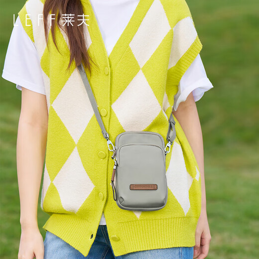 
Lef Pinecone Mobile Bag Small and Lightweight Crossbody Bag Casual Bag Women's Bag 520 Practical Gift