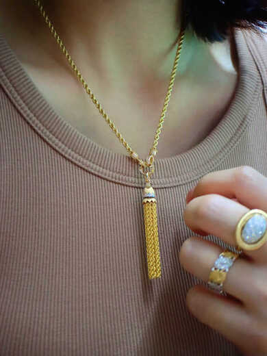 Feiyu 18K gold diamond cap top twisted chain tassel waterfall long pendant sweet and cool multi-purpose sweater necklace pendant