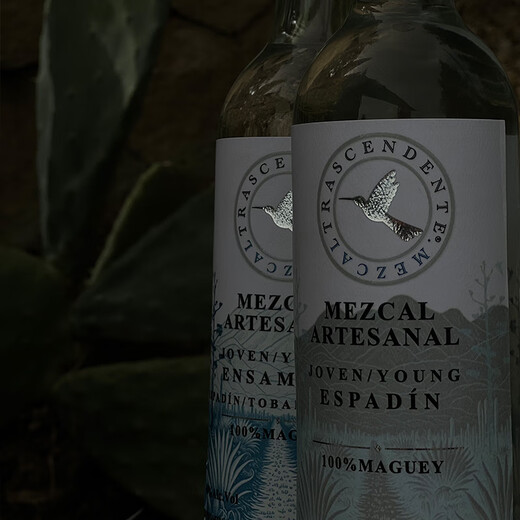 
The extraordinary bird Mezcal hand-selected blended tequila Mezcal imported spirits Hand-selected blended tequila