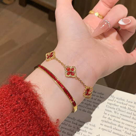 Huayouxin persimmon red diamond and baby's breath star-filled titanium steel bracelet for women, high-end element ring bracelet, open bracelet bracelet, New Year's hand jewelry, red diamond, baby's breath and star-filled diamond bracelet-titanium steel