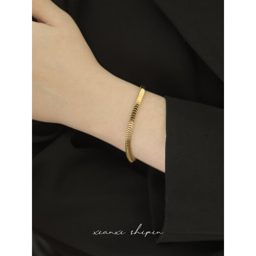 GUIG Nordic gold bracelet fish scale bracelet for women niche design titanium steel non-fading fashion versatile summer fish scale bracelet