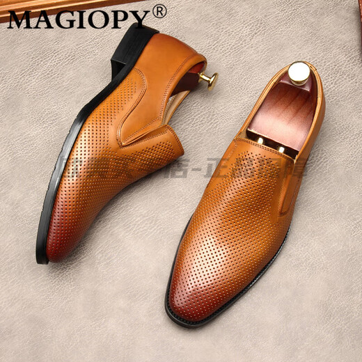 Magiopy Luxury High-End-Marke hohle Lederschuhe für Männer 2025 Frühlings- und Sommer Neues echtes Leder atmungsaktives dünnes Geschäft Casual Herrenschuhe Brown 37 Standard Haushaltsschuhe Größe Größe