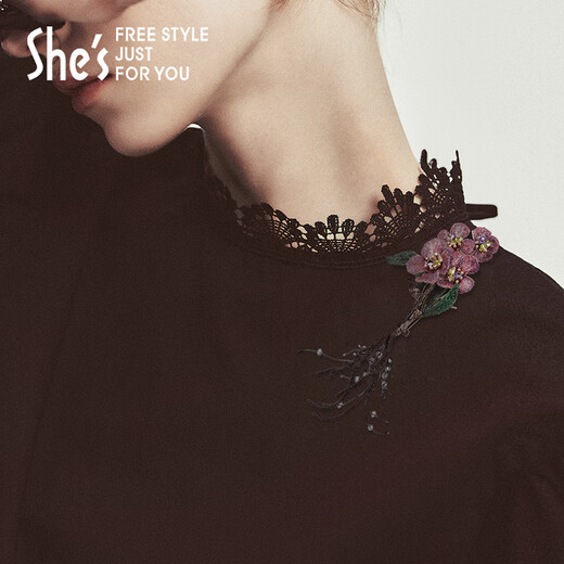 She s Akiko Rousseau Holiday Light Luxury Original Embroidery Flower Brooch High-end Exquisite Corsage Pin Birthday Gift for Women Purple E0