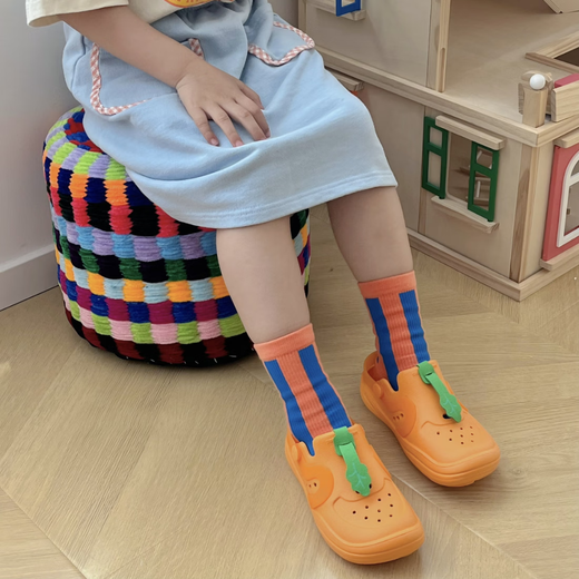 Chuchuna 2025 zapatillas para niños nuevos zapatos de playa para niños zapatos de verano sandalias sin deslizamiento de niñas fuera blanca 33