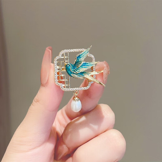 Pu Liyan returns, national style swallow K brooch female niche design pin anti-exposure buckle corsage accessories gift swallow brooch