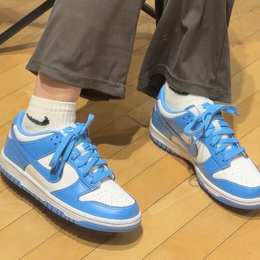 Nike (Nike) Nike Dunk Nike große Kinderschuhe für Frauenschuhe 2025 Sommer North Carolina Blue Low Top Casual Board Schuhe CW1590-103 CW1590-103 36.5