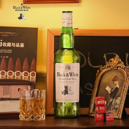 黑白狗苏格兰原装进口威士忌 洋酒烈酒700ml 帝亚吉欧行货 黑白狗威士忌700mL