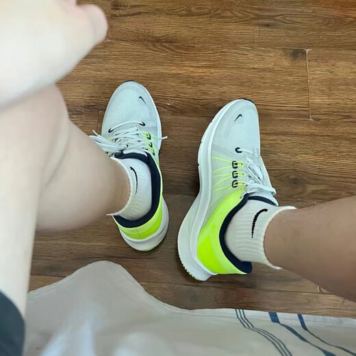 耐克（NIKE）夏季轻便跑步鞋Quest4白绿粉低帮休闲健步女DA1106-105 灰绿色 DA1105-003 43