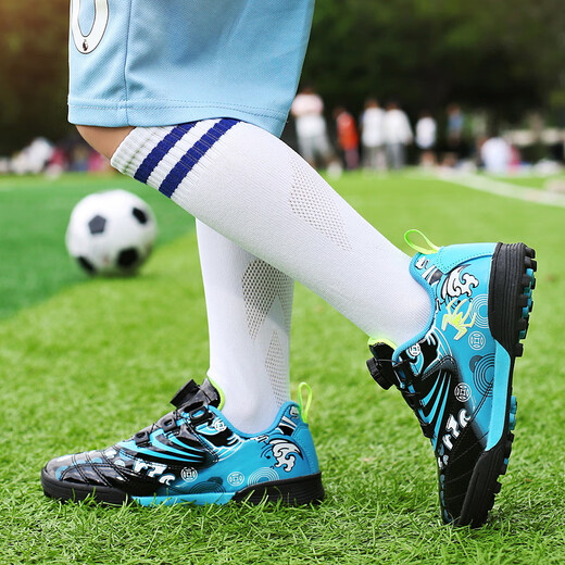 鸿星童尓克断码儿童足球鞋男童TF碎钉球鞋男旋转纽扣童鞋中小学生训练运鞋 9896 黑色 34