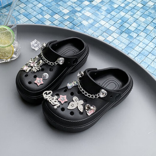 Croton Croton Cave Shoes Cadena de flores de dibujos animados para niños Eva Slippers 2025 NUEVAS Girls Baotou Sandals desgaste en casa al aire libre White 24 -25 tamaños