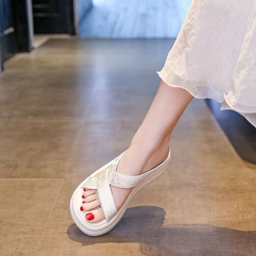 Sandalen für Frauen, die 2025 Sommer neu dick gestärkte Sandalen für Frauen mit kleiner Größe Freizeit am Meer bequem Strand schwarz 38