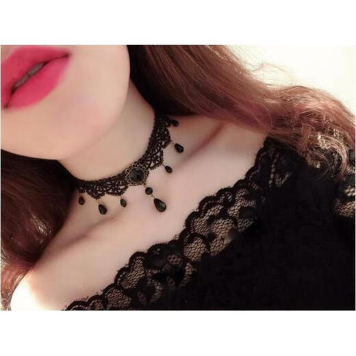 Tongrubi Post-Thyroid-Chirurgie-Abdeckung Halskette Palace Gothic Personalisierte mehrschichtige Kristall-Schwarz-Spitzen-Schlangeblattkette Frau SC6627