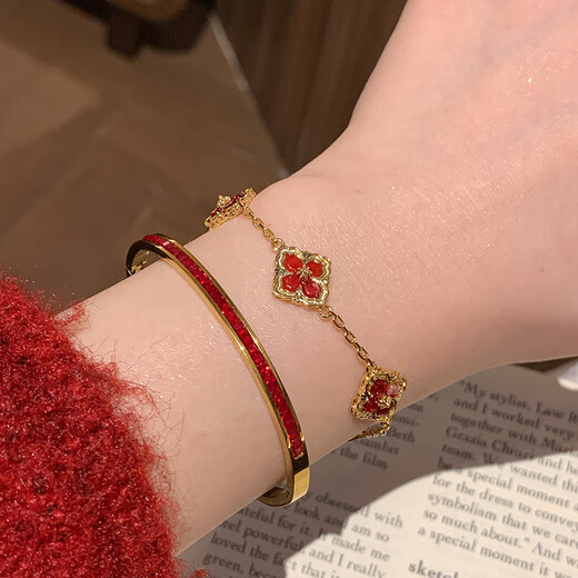 Huayouxin persimmon red diamond and baby's breath star-filled titanium steel bracelet for women, high-end element ring bracelet, open bracelet bracelet, New Year's hand jewelry, red diamond, baby's breath and star-filled diamond bracelet-titanium steel