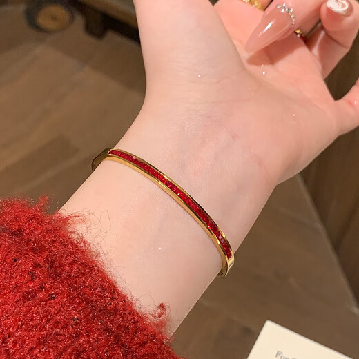 Huayouxin persimmon red diamond and baby's breath star-filled titanium steel bracelet for women, high-end element ring bracelet, open bracelet bracelet, New Year's hand jewelry, red diamond, baby's breath and star-filled diamond bracelet-titanium steel