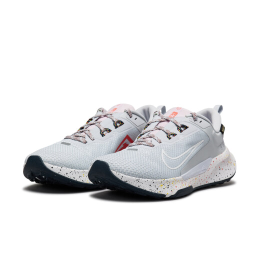 Nike (Nike) Официальная можжевельная тропа 2 Гор-текские водонепроницаемые мужские кроссовки кроссовки HM9734 002 Платиновое золото/белый/таинственный фейерверк/пенопластовый порошок 43