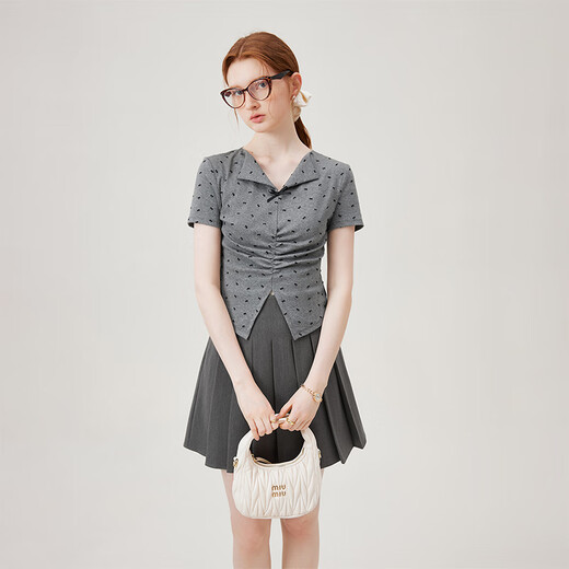Fan Silan Bogen Revers gestricktes kurzärmeliges T-Shirt für Frauen Sommer grau süße schlankes heißes Mädchen Top 12529 Grau M.