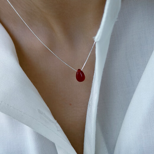 Fat Donglai's same ruby necklace sterling silver blood tears cinnabar red agate pendant women's 2025 new S9 red agate 925 silver necklace (natural material with deep