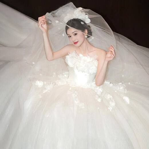 Red makeup and good wedding dress bride 2025 new tube top little super fairy door gauze simple flower light gauze ceremony gauze welcome gauze off-white floor-length style S