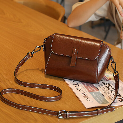 Cool Känguru kleiner Bag Crossbody Bag Frauen vielseitige Modeschalen -Tasche 2025 Neue echte Leder Frauenbeutel Coin Wallet Nischen Umhängetasche Karamellfarbe
